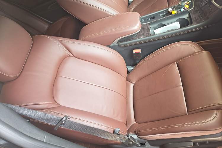 Used Buick LaCrosse 2013 2.4L SIDI Elite Comfort Version Right Front Seat