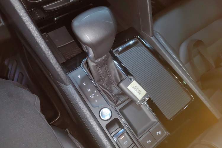 Used Volkswagen Teramont 2020 330TSI Two-Wheel-Drive Luxury Edition China VI Standard
