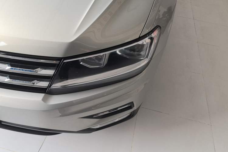 Used Volkswagen Tiguan L 2019 Updated Version 330TSI Automatic Two-Wheel Drive Panoramic Comfort Edition China VI Standard
