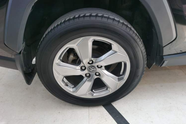 Used Toyota RAV4 2020 Dual-Engine 2.5L E-CVT Two-Wheel Drive Elite Edition