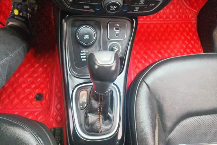 Used Jeep Compass 2017 200T Automatic Prestige Four-Wheel Drive Edition
