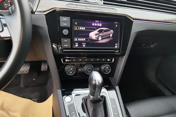 Used Volkswagen Magotan 2019 330TSI DSG Luxury Model China V Standard Audio And AC Panel