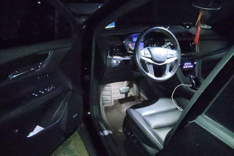 Used Cadillac XT5 2021 28T Luxury Model