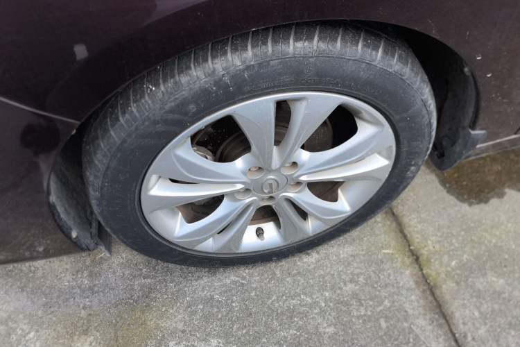 Used GAC Trumpchi GA6 2016 235T Manual Elite Edition Left Front Wheel Hub