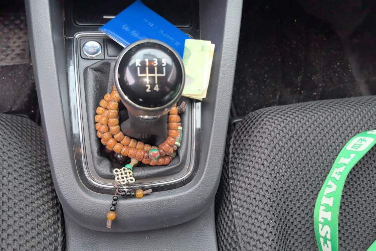 Used Volkswagen Sagitar 2017 1.6L Manual Comfort Model Gear Lever