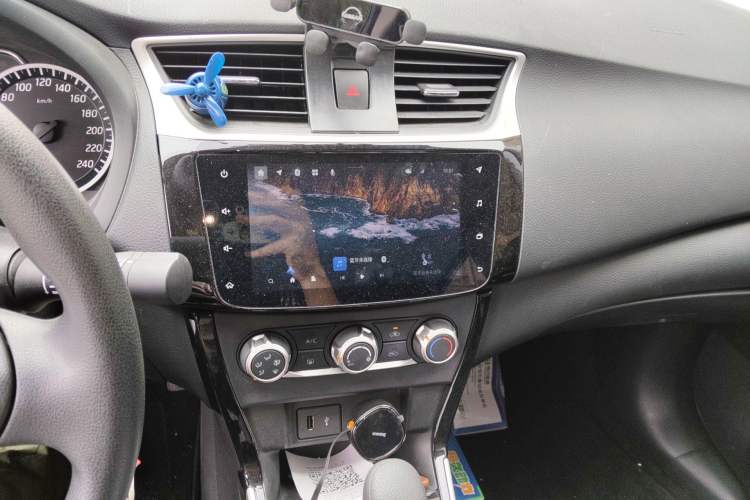 Used Nissan Sylphy 2022 Classic 1.6XL CVT Luxury Edition Audio And AC Panel