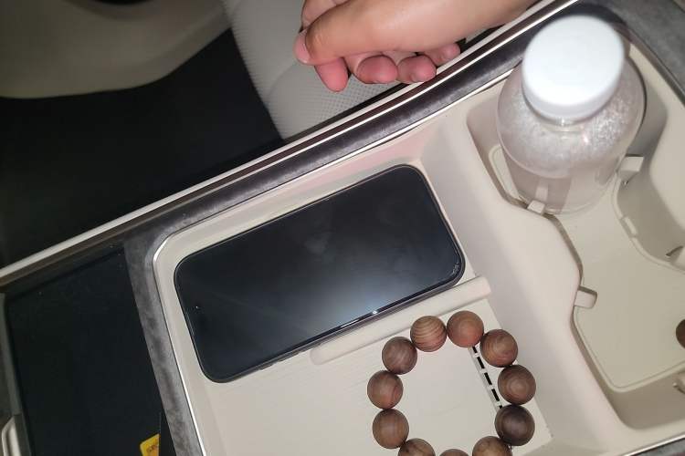 Used ONVO Luxeed L90 2025 Model—Max Six-Seater Version