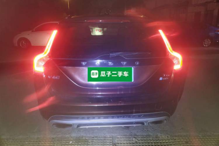 Used Volvo V60 2016 Cross Country T6 AWD
