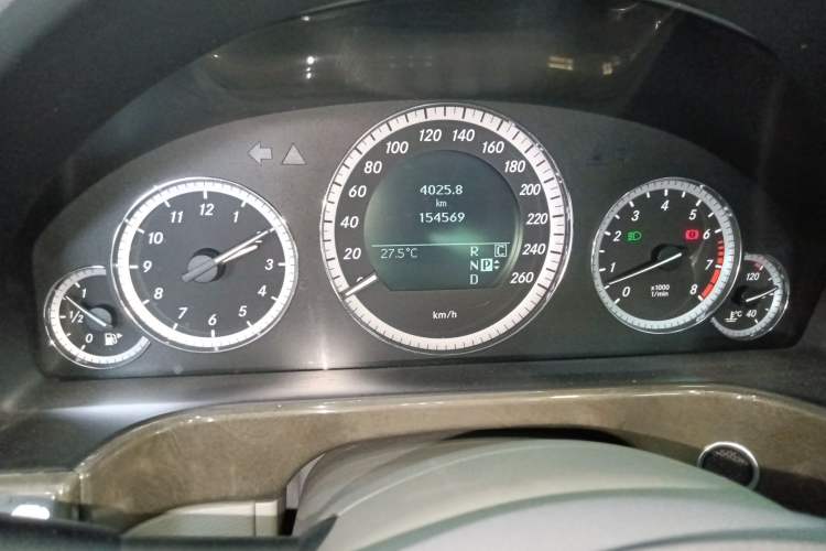 Used Mercedes-Benz E-Class 2009 E 300 Elegant Model