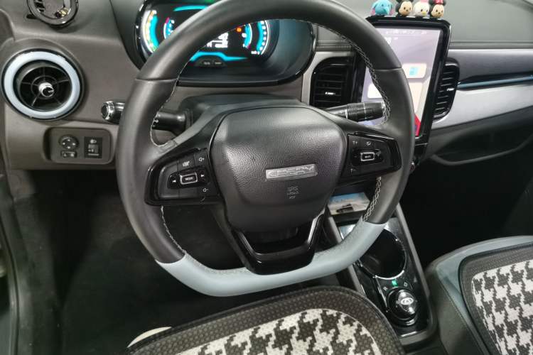 Used Chery New Energy Little Ant 2022 Restyled Version Sweet Pink Edition Half-Sugar Version 30.6 kWh 30 kW 301 km