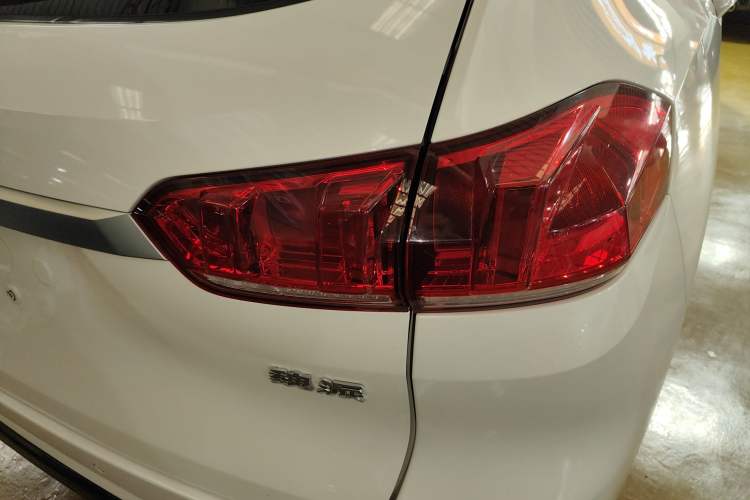 Used Wey VV5 2019 1.5T Two-Wheel Drive Smart Pioneer