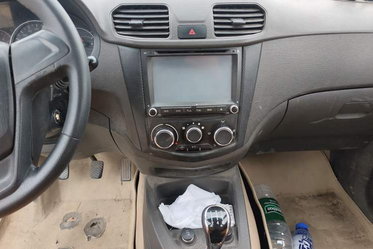 Used Wuling Hongguang 2015 1.5L S Basic Version China V Standard Audio And AC Panel