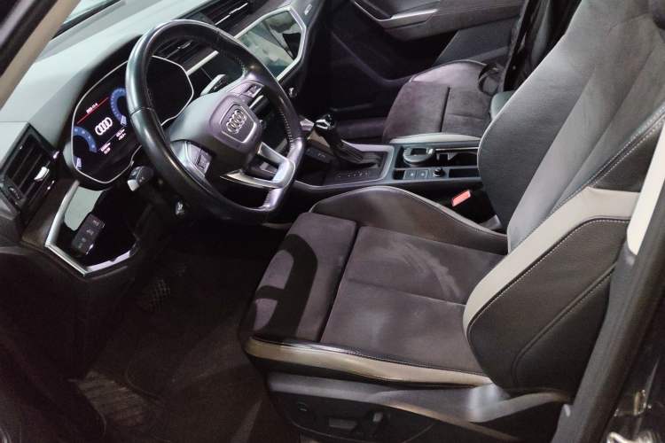 Used Audi Q3 2021 35 TFSI Fashion Dynamic Model
