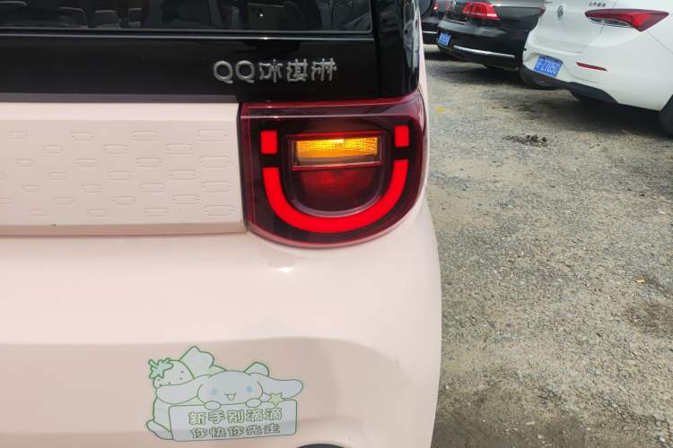 Used Chery QQ Ice Cream 2022 170km Sundae Phosphate Lithium-Ion