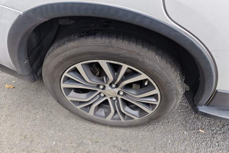 Used Mitsubishi Outlander 2018 2.0L Two-Wheel Drive Glory Edition 5 Seats Right Rear Wheel Hub