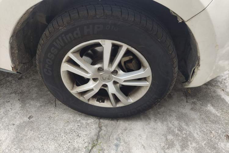 Used JMC Yusheng S330 2016 1.5L GTDi Automatic Two-Wheel Drive Comfort Edition Right Front Wheel Hub