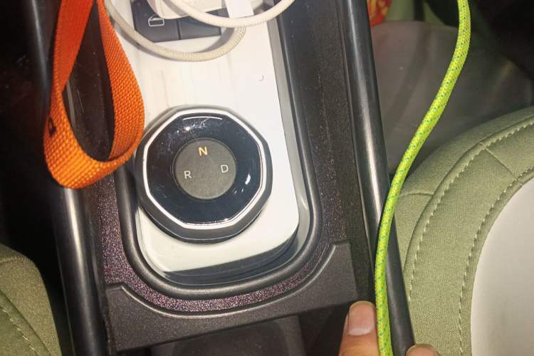 Used Geely Galaxy Panda 2025 210km Panda Rider Gear Lever