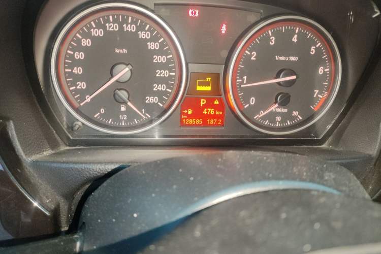 Used BMW 3 Series 2010 325i Sport Edition Odometer Close Up