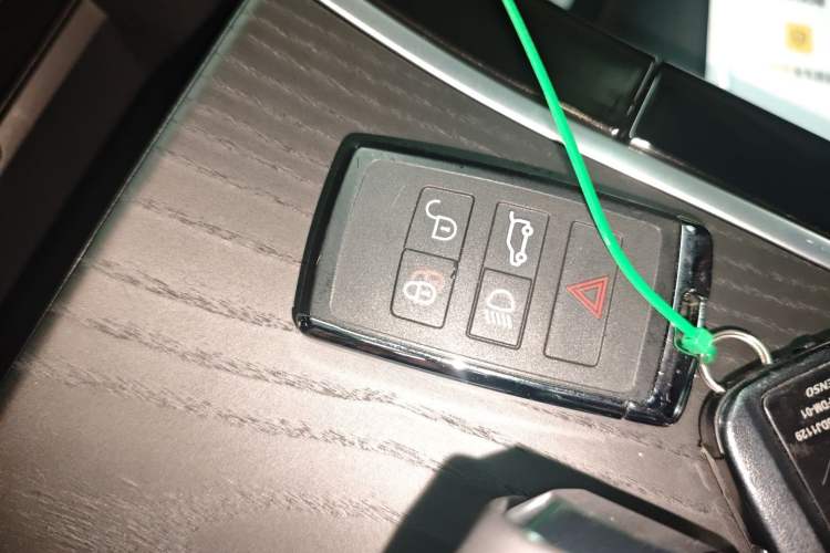 Used Land Rover Range Rover Evoque 2024 Aurora L 249 PS Prestige Light-Chasing Edition
