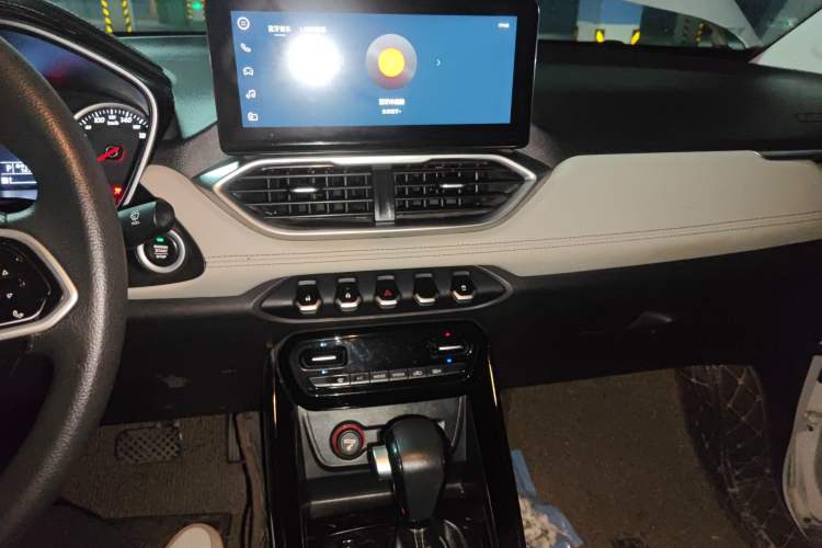 Used Baojun 530 2019 1.5T CVT Luxury Model China VI Emission Standard
