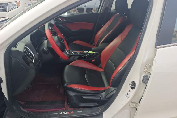 Used Mazda 3 Axela 2016 Sedan 1.5L Automatic Comfort Model