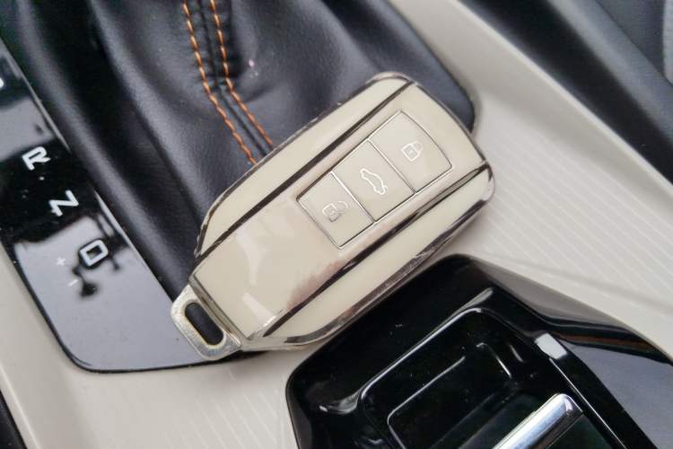 Used Dongfeng Aeolus Yixuan 2023 Mach Edition 1.5L Automatic Chasing Wind Version Vehicle Key