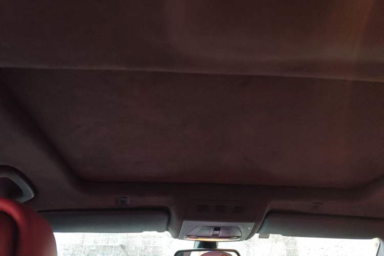 Used BMW 5 Series 2011 520Li Elegant Model
