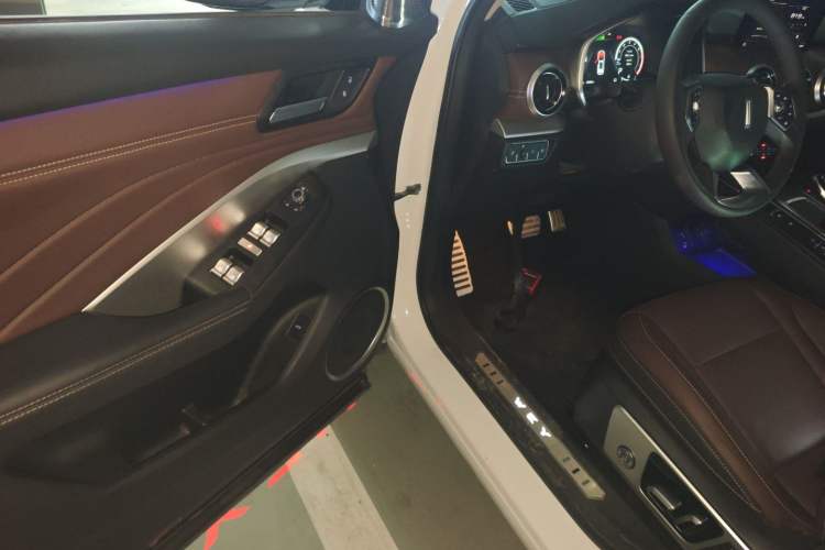 Used Wey VV6 2018 2.0T Four-Wheel Drive Flagship Version China V Standard
