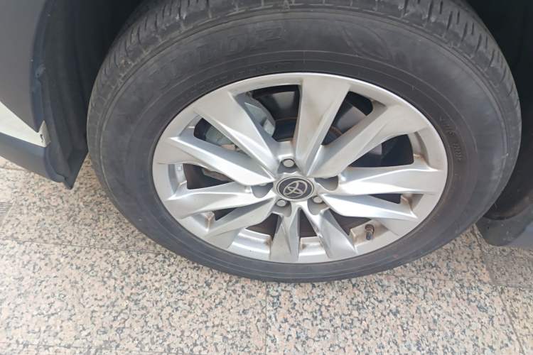 Used Toyota Corolla Cross 2022 2.0L Pioneer Edition Left Front Wheel Hub