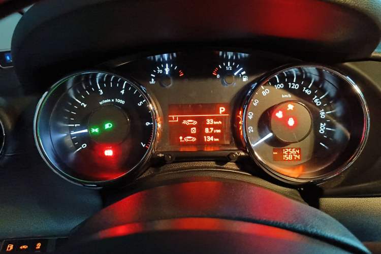 Used Peugeot 3008 2016 1.6THP Automatic Classic Edition Instrument Cluster