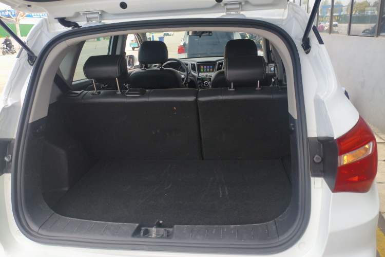 Used CHANGAN OSHAN COS5 2021 1.6L CVT Luxury Model Trunk