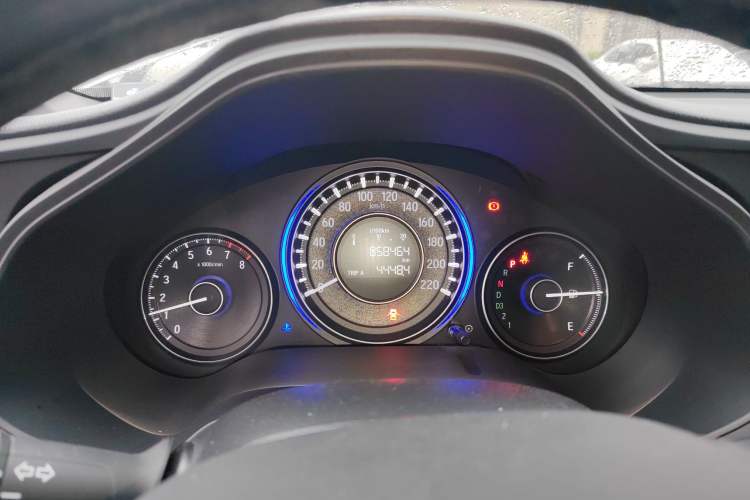 Used Honda Crider 2013 1.8L automatic luxury edition
