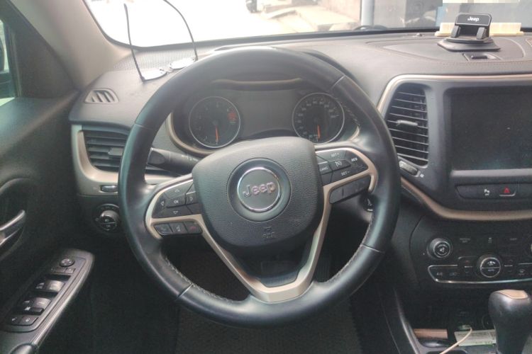 Used Jeep Cherokee 2016 2.0L Leading Edition Steering Wheel