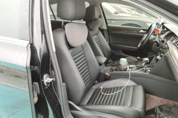 Used Volkswagen Magotan 2018 330TSI DSG Advanced Model Right Front Seat