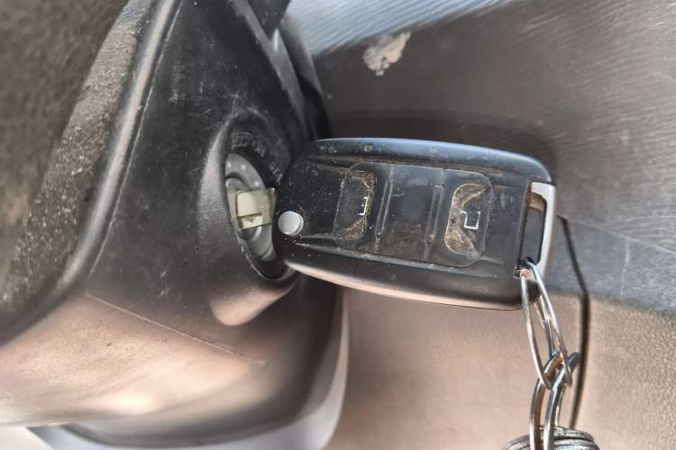 Used Wuling Hongguang 2015 1.5L S Basic Version China V Standard
