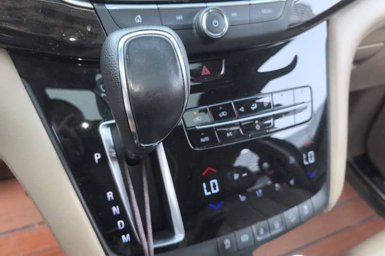 Used Buick GL8 2017 ES 28T Flagship Model China V Standard