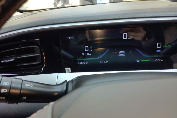 Used Geely Galaxy Geome 2025 310km Youth Edition Odometer Close Up