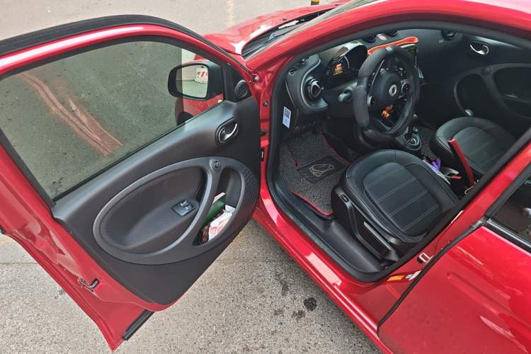 Used smart forfour 2016 0.9T 66 kW Pioneer Edition