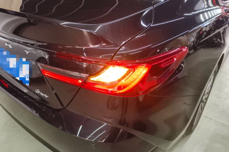 Used Toyota Camry 2026 Model Dual-Engine 2.0HE Elite Edition Exterior 3