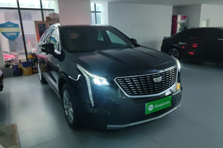 Used Cadillac XT4 2022 28T Two-Wheel Drive Prestige Version Front Right 45 Deg