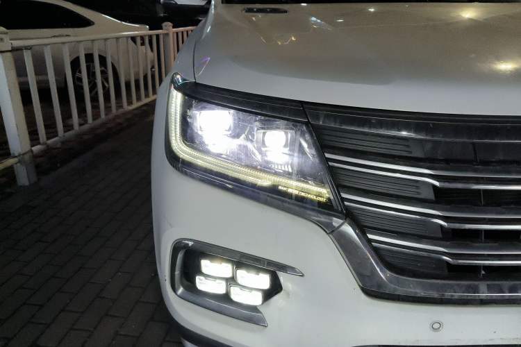 Used Roewe RX8 2018 30T Smart Connectivity Four-Wheel Drive Flagship Edition