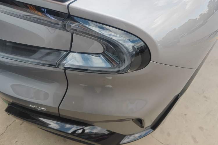 Used Xiaomi Auto YU7 2025 Ultra-Long Range Rear-Wheel Drive Version Right Rear Taillight