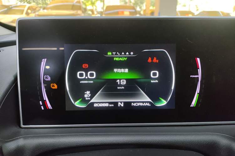 Used ORA White Cat 2022 Xiaoyue Mao Edition 360 km Luxury Model Lithium NMC