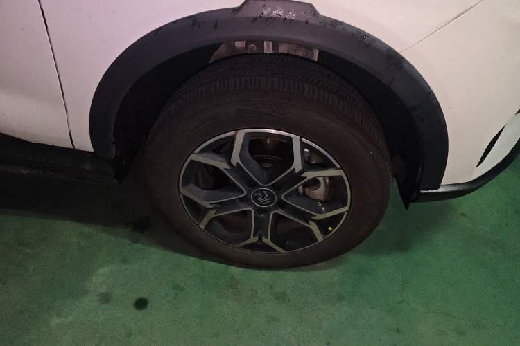 Used BYD Yuan Pro 2023 401KM Luxury Version Right Front Wheel Hub