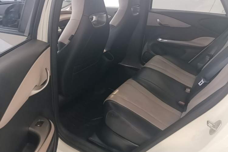 Used BYD Dolphin 2023 420 km Free Version
