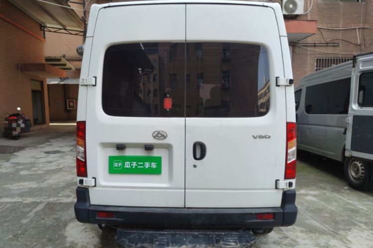 Used SAIC MAXUS Xintu V80 2019 2.5T Classic Edition 6-Speed Manual – Aoyuntong Modified Version Short Wheelbase Mid-Height Roof 5/6 Seats Rear