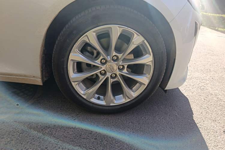 Used Cadillac CT5 2023 28T Luxury Edition (Standard Version) Right Front Wheel Hub