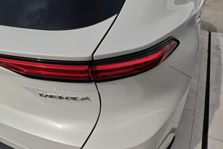 Used Toyota Venza 2022 2.0L CVT Two-Wheel Drive Prestige Edition
