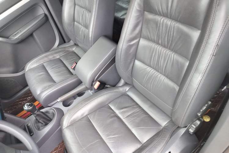 Used Volkswagen Touran 2015 1.4T Manual Comfort Edition 5-Seater
