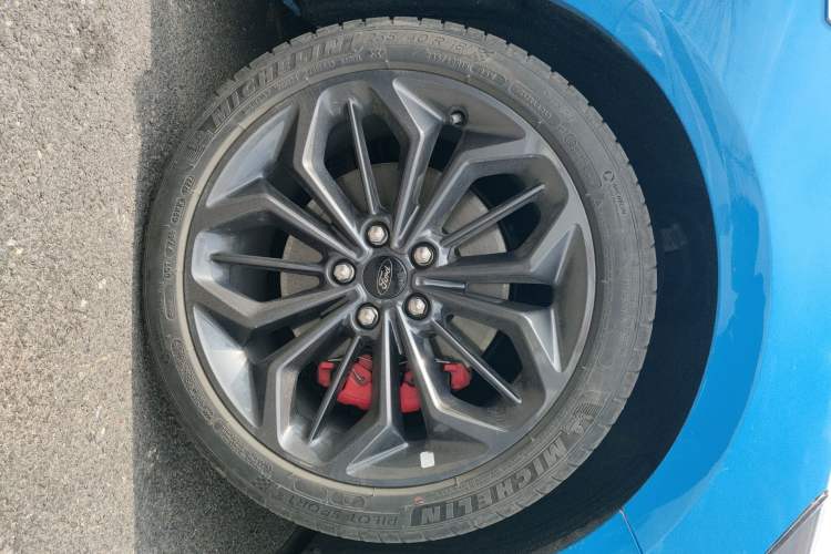 Used Ford Focus 2022 Sedan EcoBoost 180 Automatic ST Line Right Front Wheel Hub